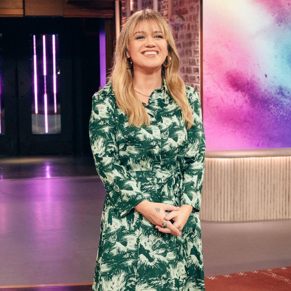 Kelly Clarkson opens up about weight loss: 'I've been listening to my ...