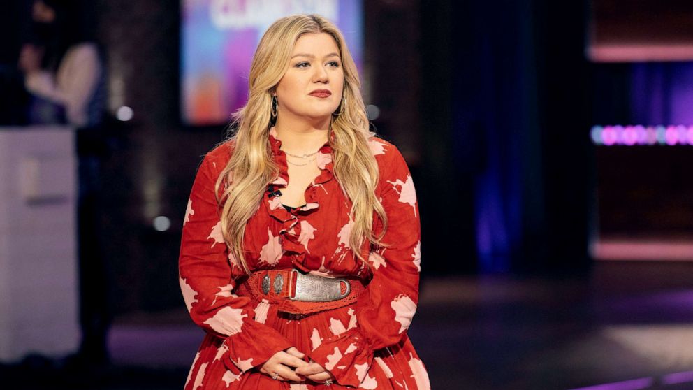 PHOTO: Kelly Clarkson is pictured on set of "The Kelly Clarkson Show."