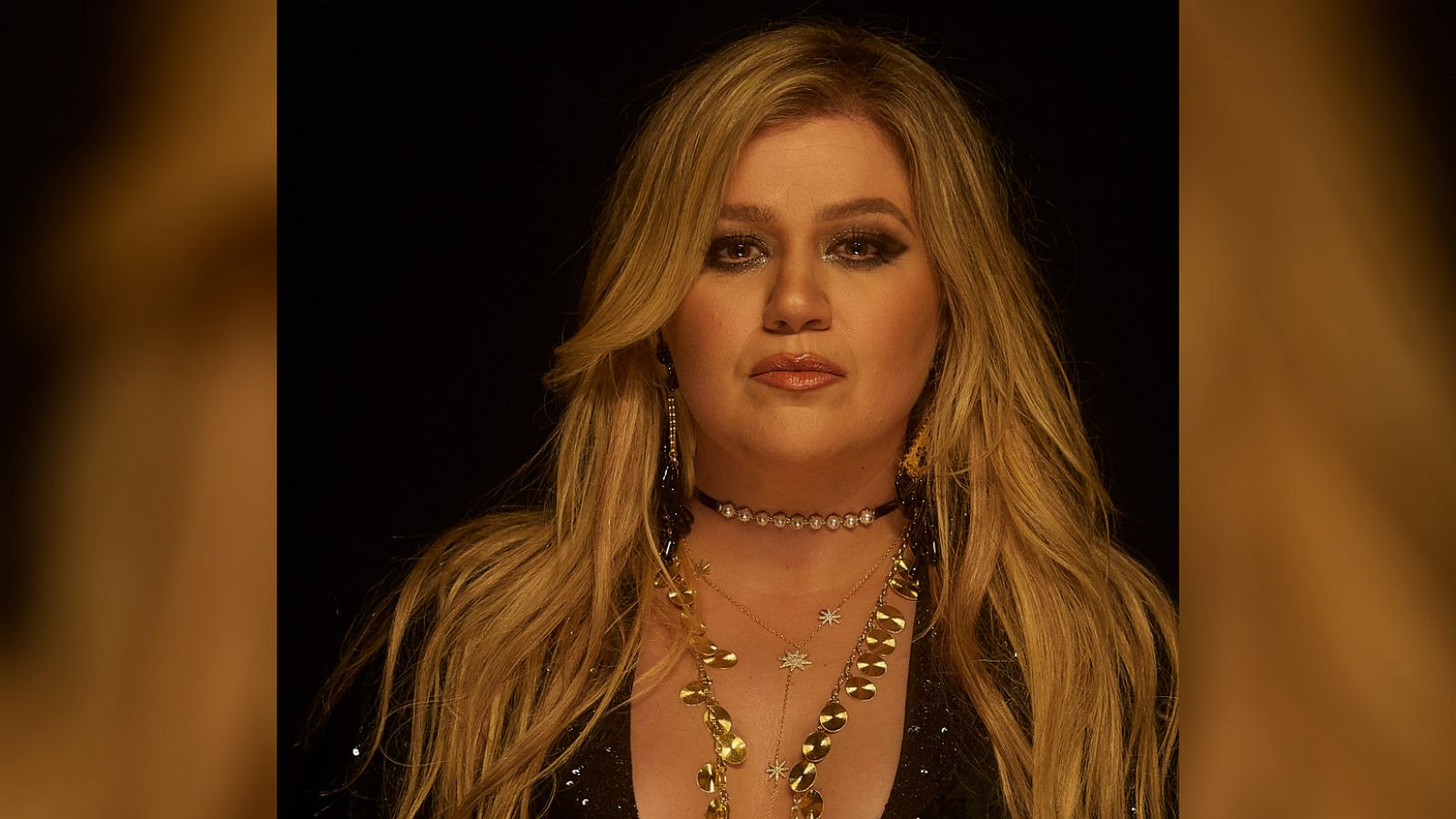 PHOTO: Kelly Clarkson announces her Las Vegas residency "Chemistry."