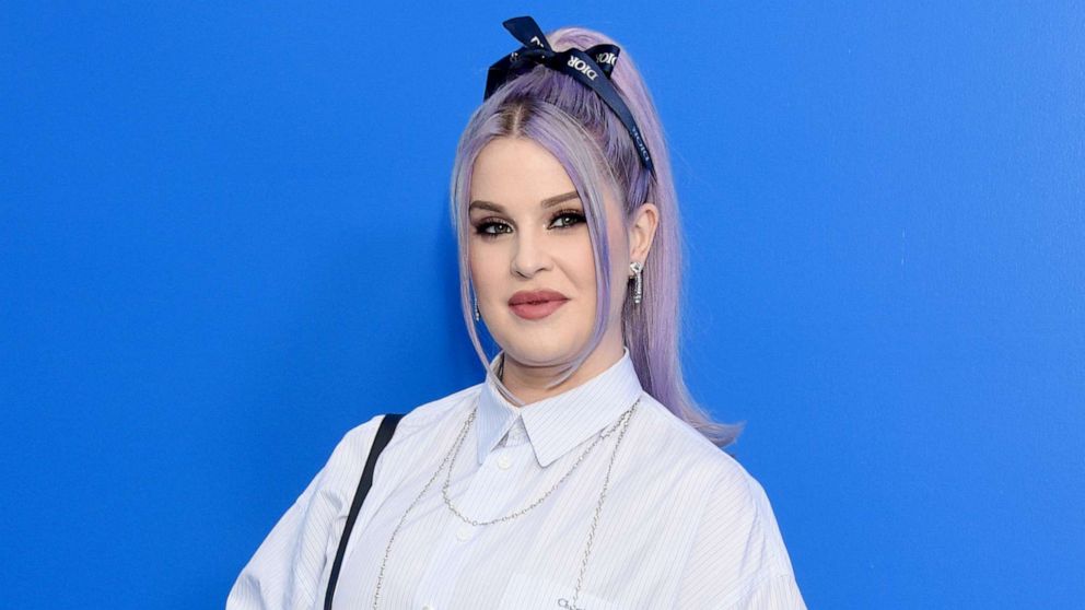 VIDEO: Kelly Osbourne says mom shouldn’t have shared baby’s name