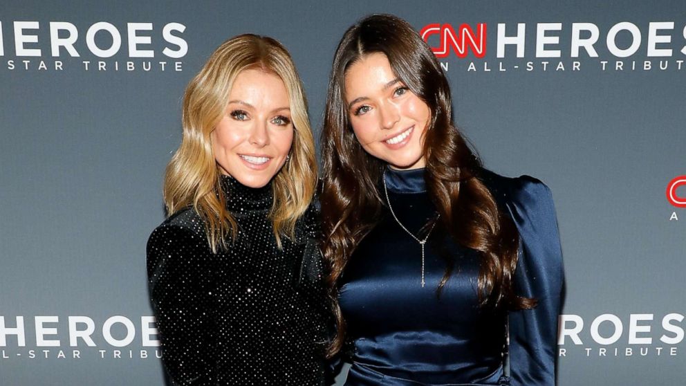 Kelly Ripa's 18-year-old daughter Lola shows off ...