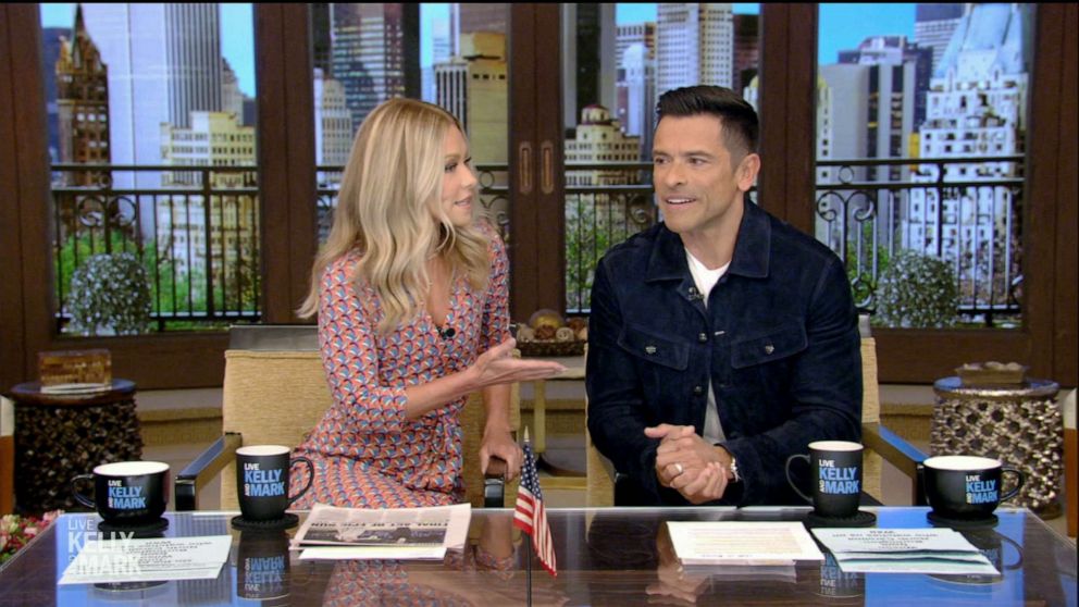 PHOTO: Kelly Ripa and Mark Consuelos on "Live with Kelly and Mark."