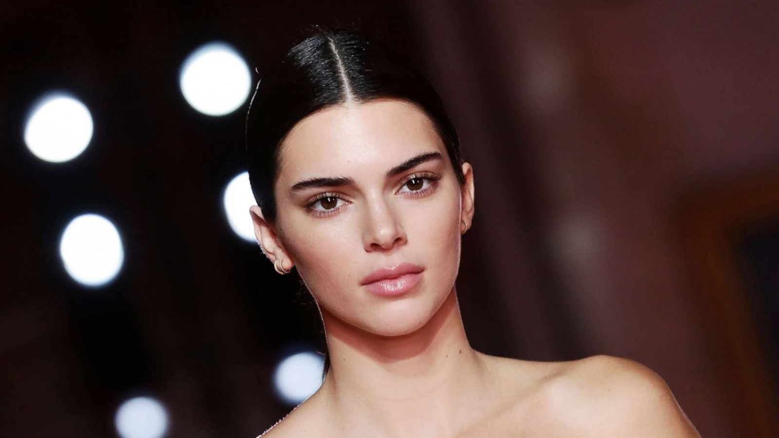 PHOTO: Kendall Jenner walks the runway during the Giambattista Valli Loves H&M show, Oct. 24, 2019 in Rome.