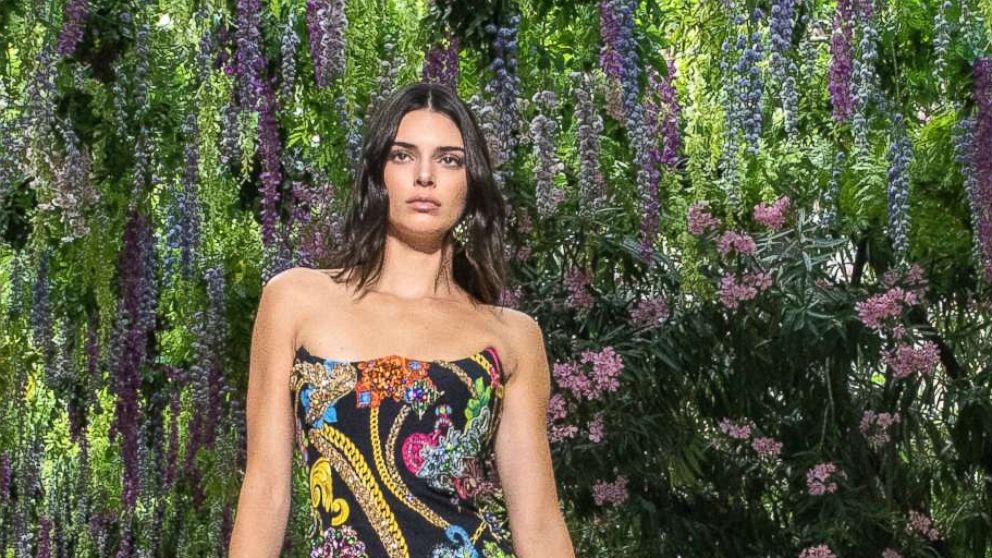 PHOTO: Kendal Jenner walks the runway at the Versace show during Milan Men's Fashion Week Spring/Summer 2019, June 16, 2018, in Milan, Italy.