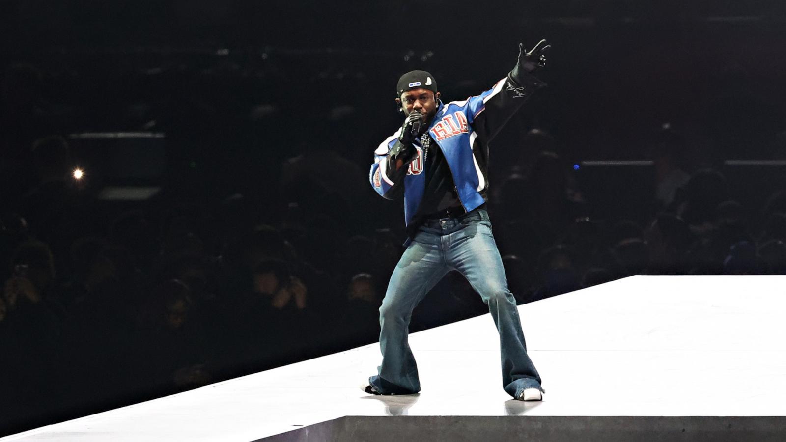 Kendrick Lamar's flare jeans were the other star of his Super Bowl
