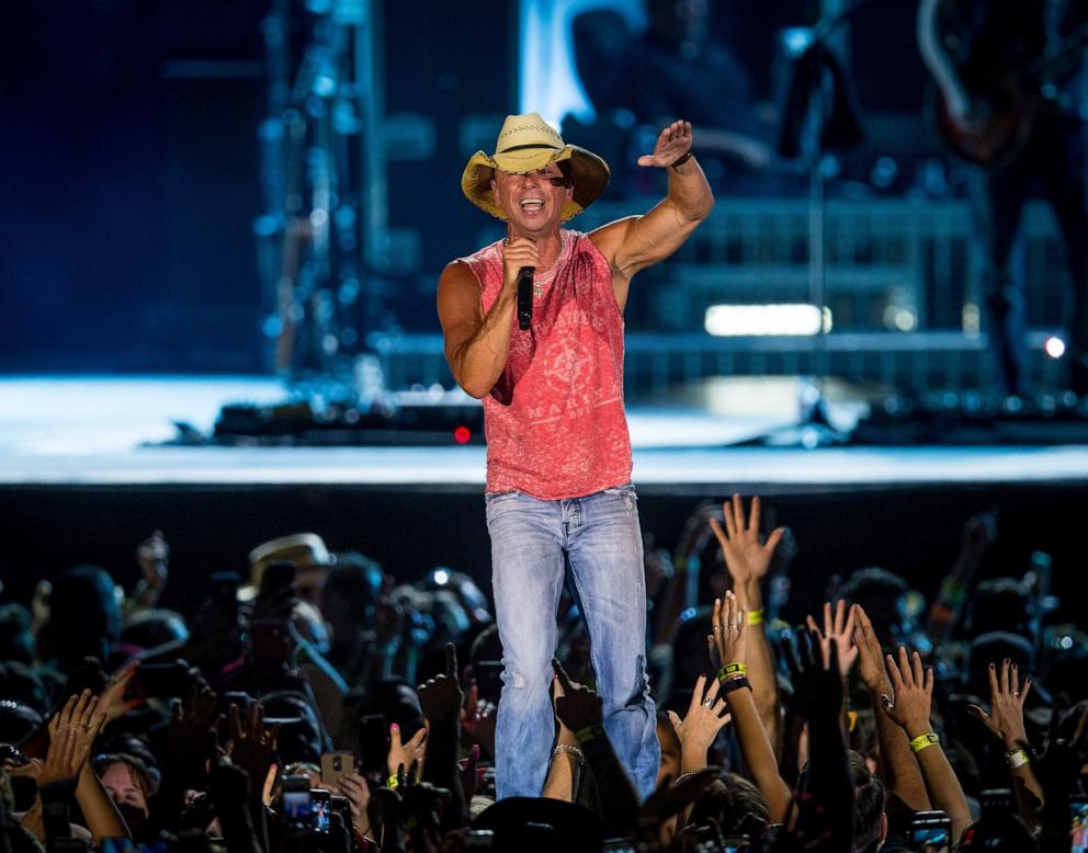 PHOTO: In this July 25, 2015, file photo, Kenny Chesney performs in Pasadena, Calif.