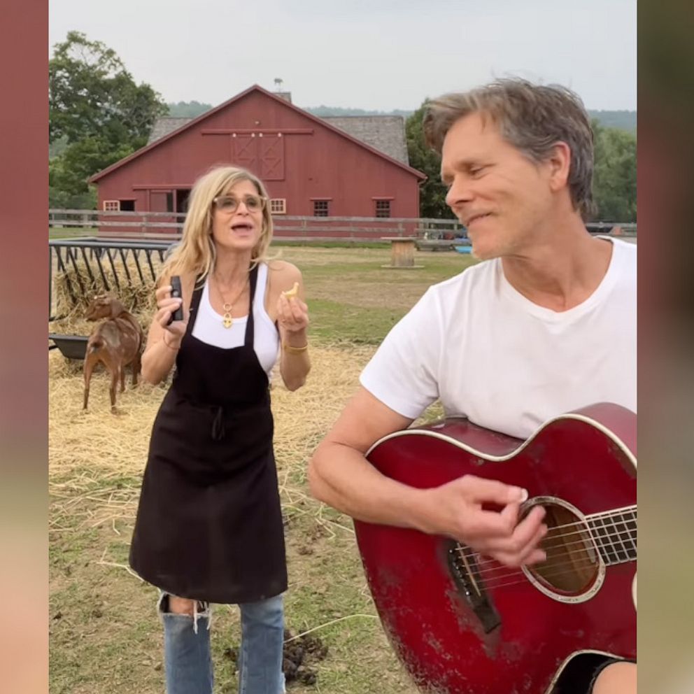 Kevin Bacon Kyra Sedgwick Put A Twist On Chicagos Saturday In The Park Watch Good Morning