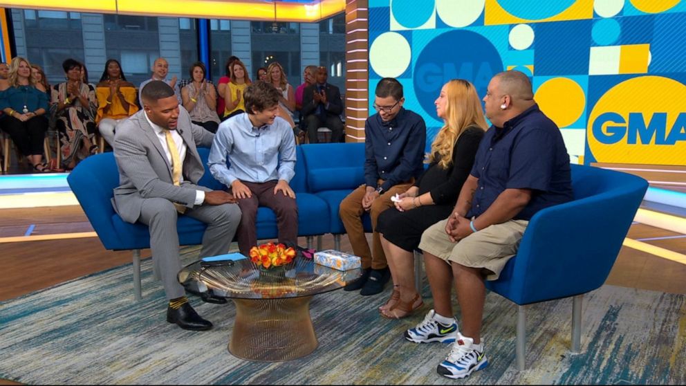 PHOTO: Abraham, 19, left, meets Chris, 21, and his parents, Luis and Christina on "Good Morning America."