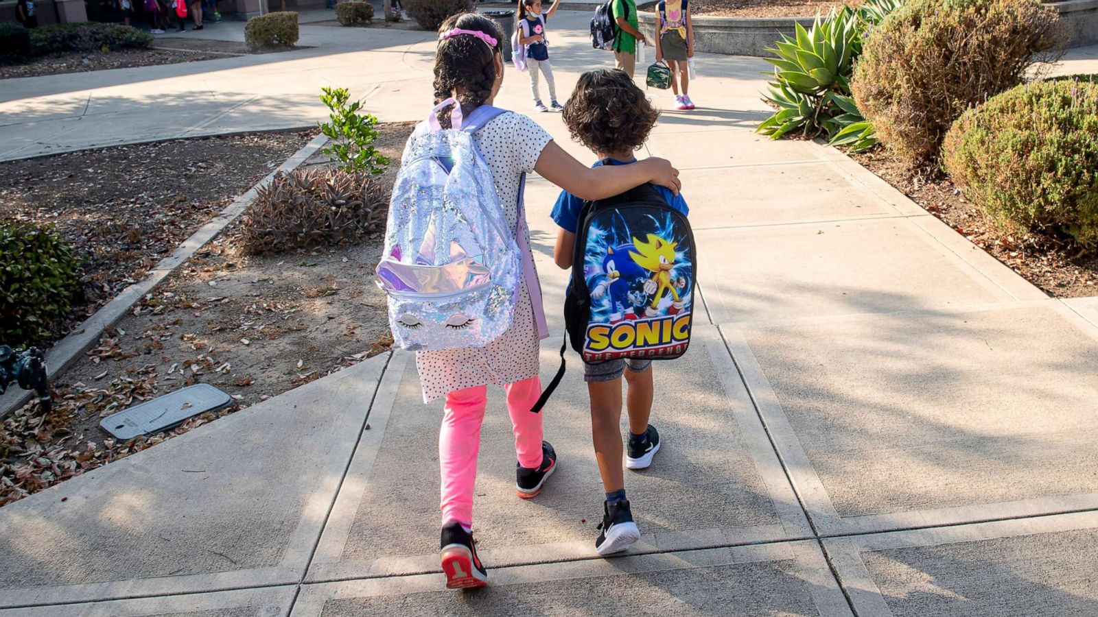 PHOTO: Students walk to class for the first day of school at Tustin Ranch Elementary School in Tustin, Calif., Aug. 11, 2021.
