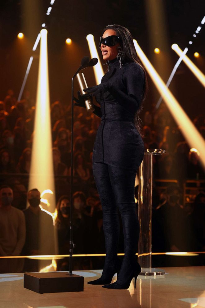 PHOTO: Kim Kardashian West accepts the Fashion Icon of 2021 award on stage during the 2021 People's Choice Awards held at Barker Hangar on Dec. 7, 2021 in Santa Monica, Calif.