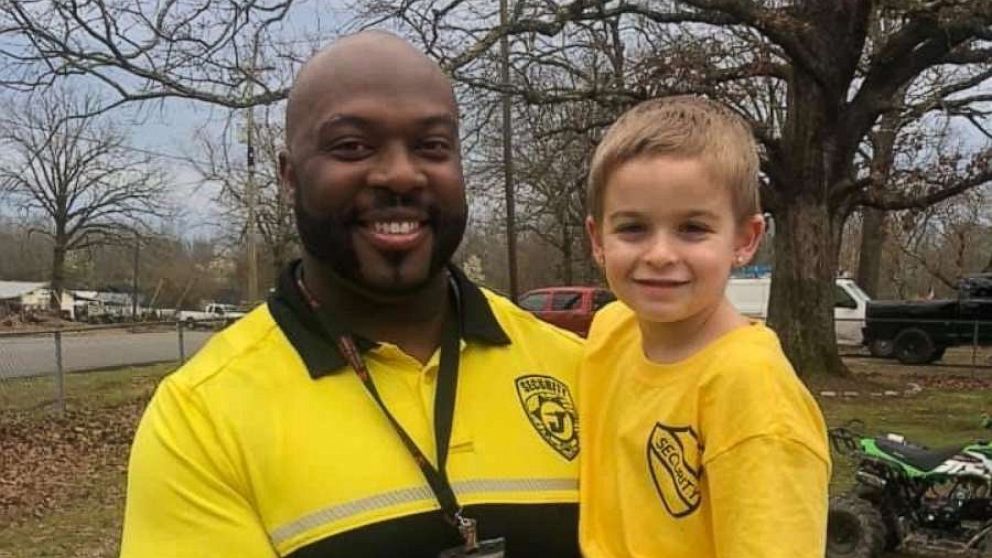 PHOTO: Easton Blocker arrived to Bobby G. Lester Elementary School in Jacksonville, Arkansas, in a uniform that matched Officer Jeffery Cross. Mom Lauryn Blocker said it was Easton's idea from the very start.