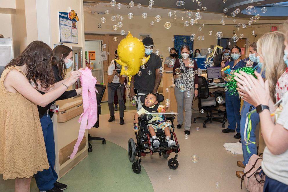 PHOTO: Kingston had a big medical care team of nurses, doctors, and specialists, some of whom lined up to give the boy a big sendoff when he was discharged from the hospital.
