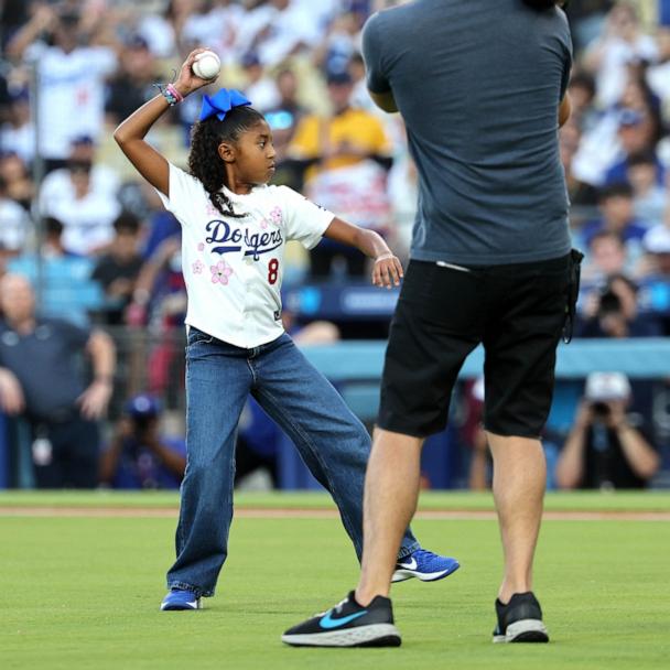 kobe-bryant-dodgers-gty-jt-