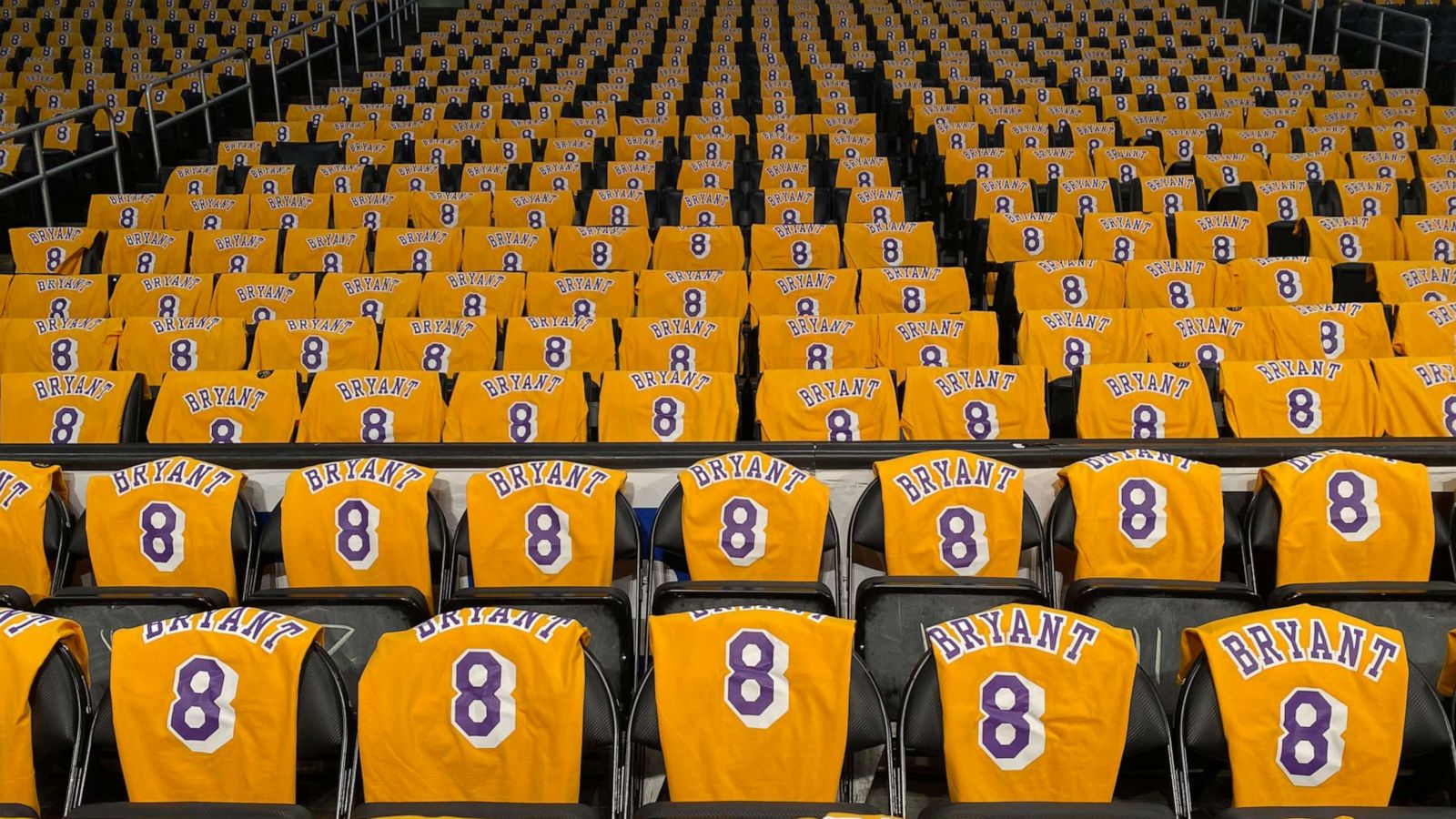 How the Lakers will honor Kobe Bryant at their 1st home game after his  death - ABC News