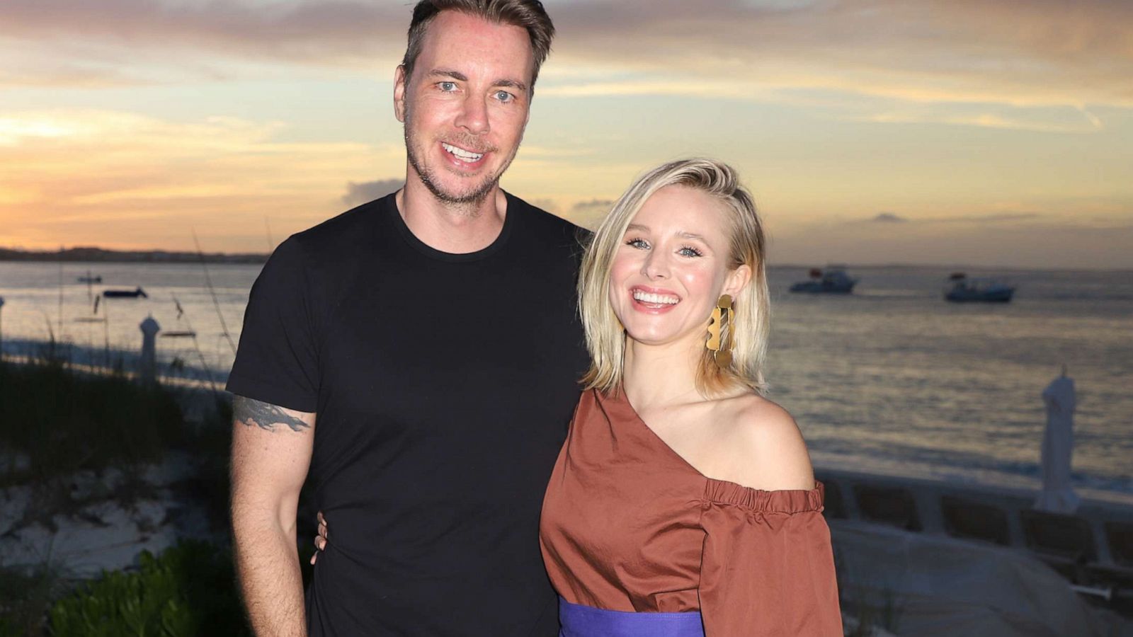 PHOTO: Dax Shepard and Kristen Bell pose during family vacation in Providenciales, Turks & Caicos, Jan. 30, 2018.