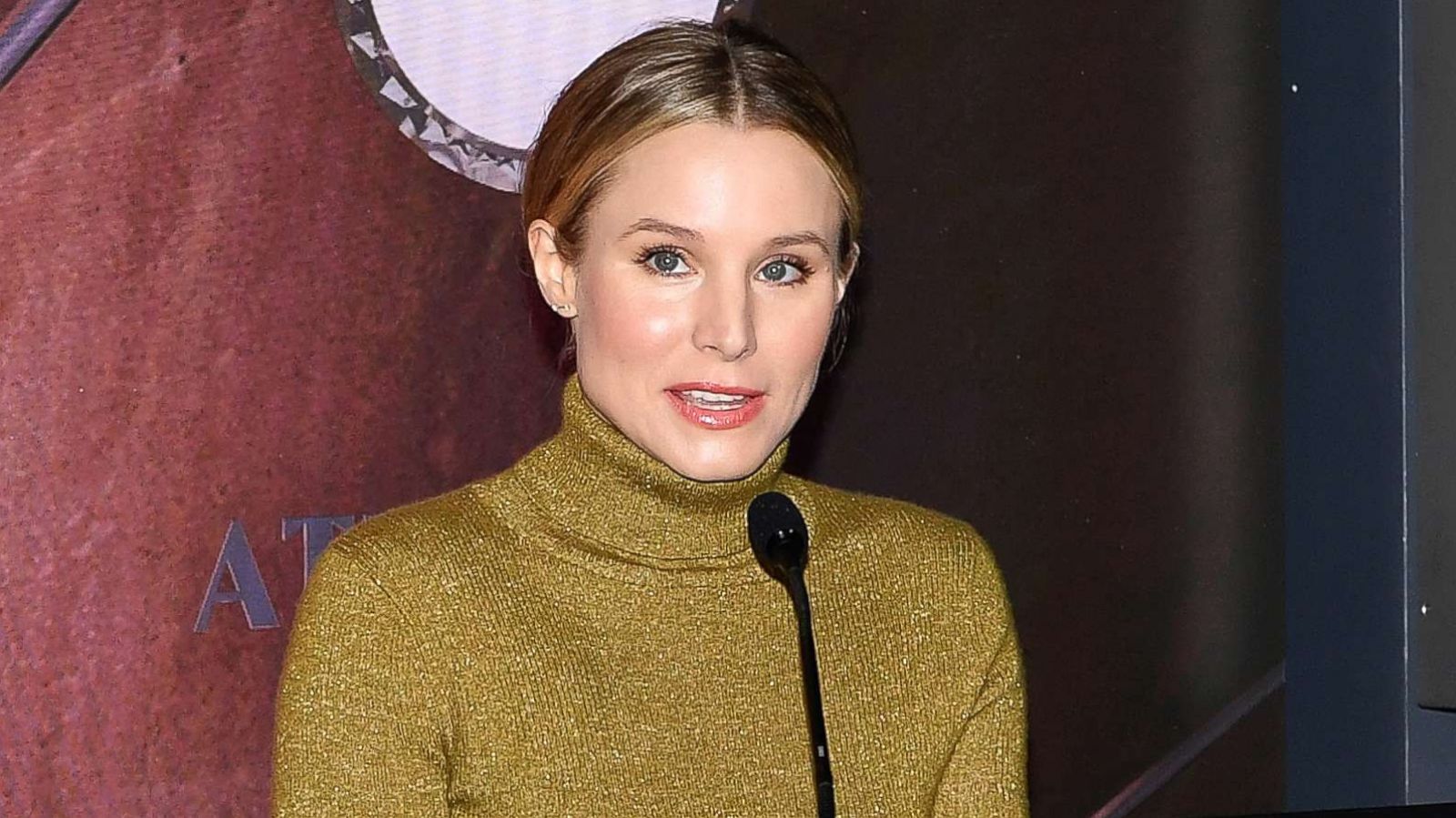 PHOTO: Kristen Bell attends the ceremonial lighting of the Empire State Building in support of Women's Peace, Sept. 27, 2018, in New York City.