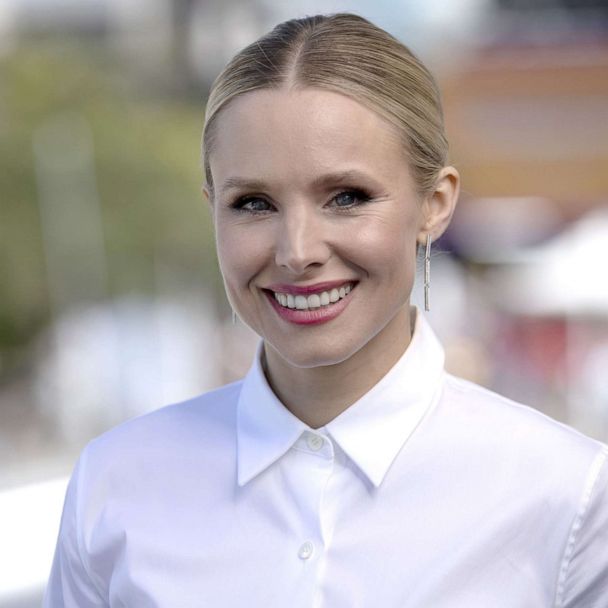 Kristen Bell films late night scenes for 'Veronica Mars' with