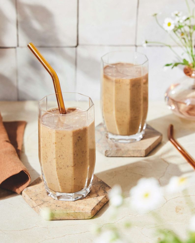 PHOTO: A coffee and date smoothie can deliver a boost of energy.