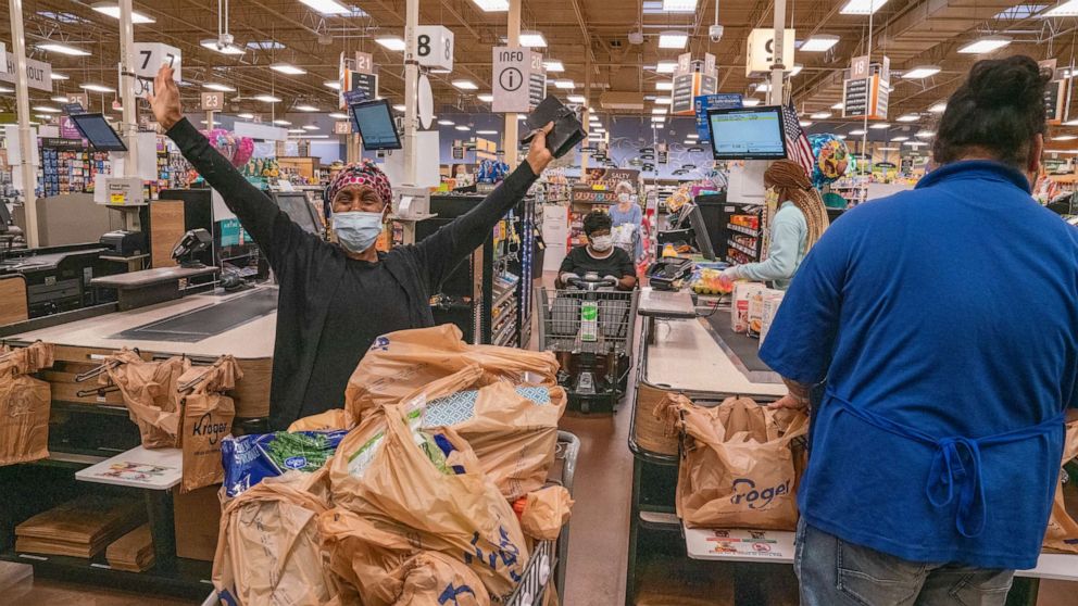 PHOTO: Tyler Perry treats seniors and higher-risk shoppers to free groceries at Kroger stores in Georgia.