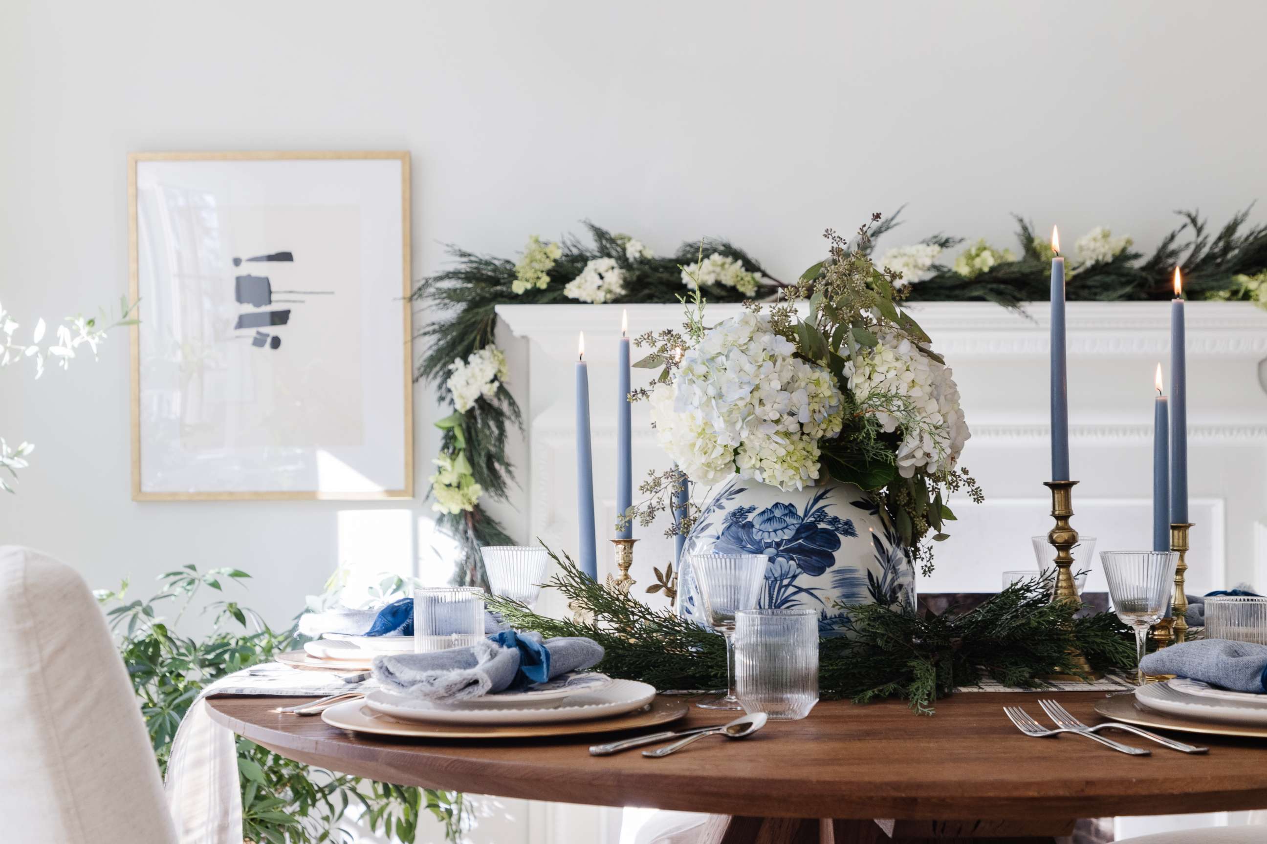 PHOTO: Holiday tablescape design from Havenly.