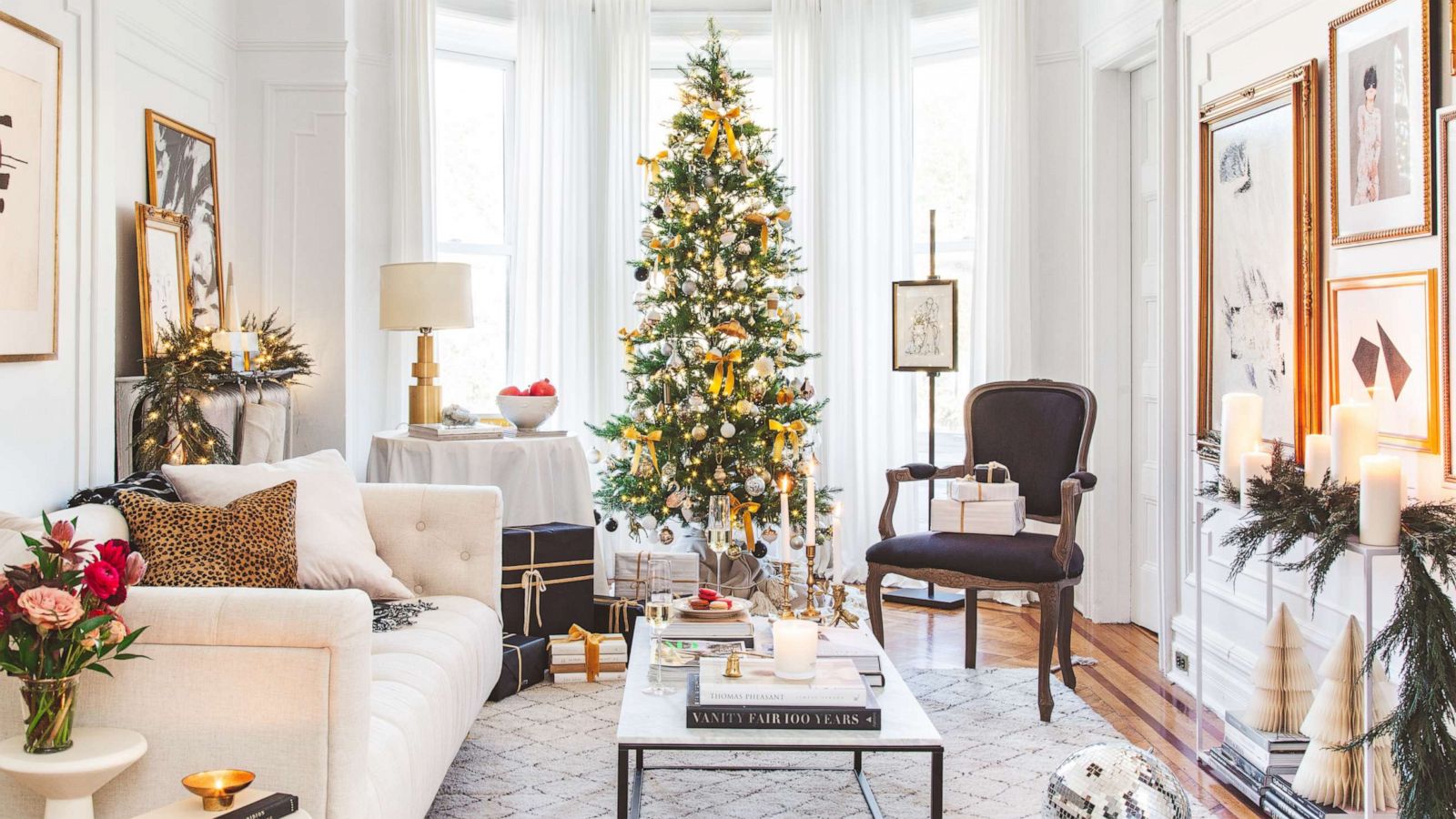 PHOTO: Holiday interior designed living room from Havenly.