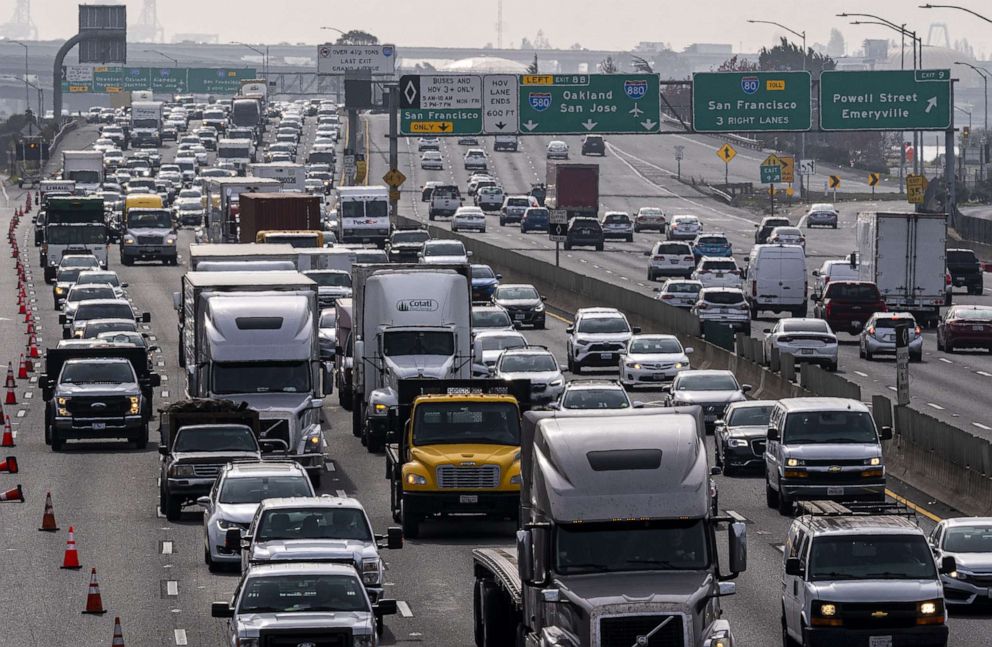 PHOTO: Traffic travels eastbound on Interstate 80 in Emeryville, Calif, Nov. 15, 2021.
