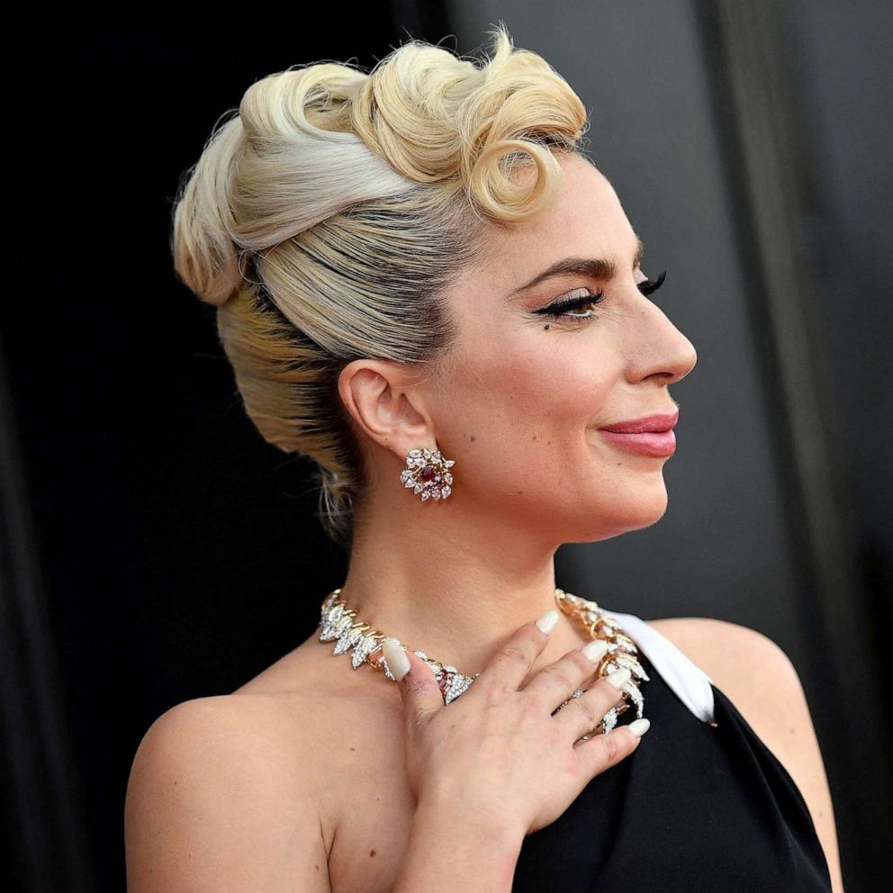 Necklace lady hot sale gaga oscars