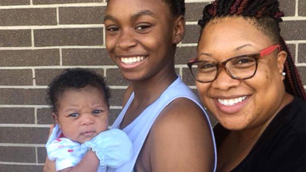 PHOTO: Larresha Plummer, 18, of Chicago, Illinois, is seen in a recent photo with her daughter, Taliyah, 1-month-old and her former teacher, LaShonda Carter.