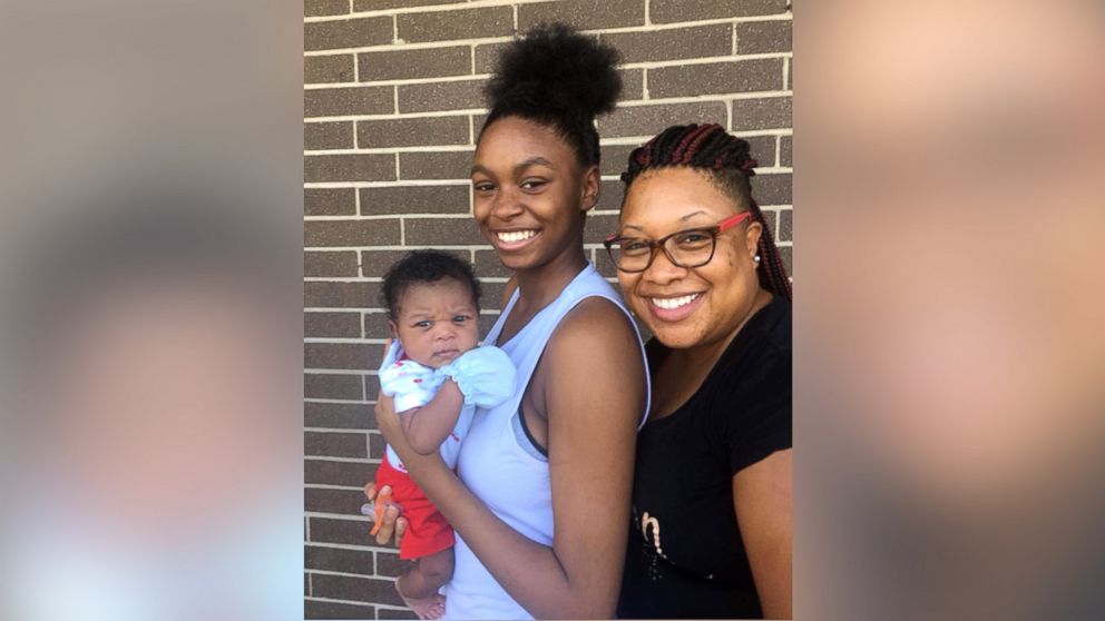 PHOTO: Larresha Plummer, 18, of Chicago, Illinois, is seen in a recent photo with her daughter, Taliyah, 1-month-old, and her former teacher, LaShonda Carter.