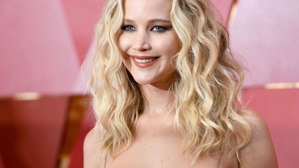 VIDEO: Jennifer Lawrence announces engagement to Cooke Maroney