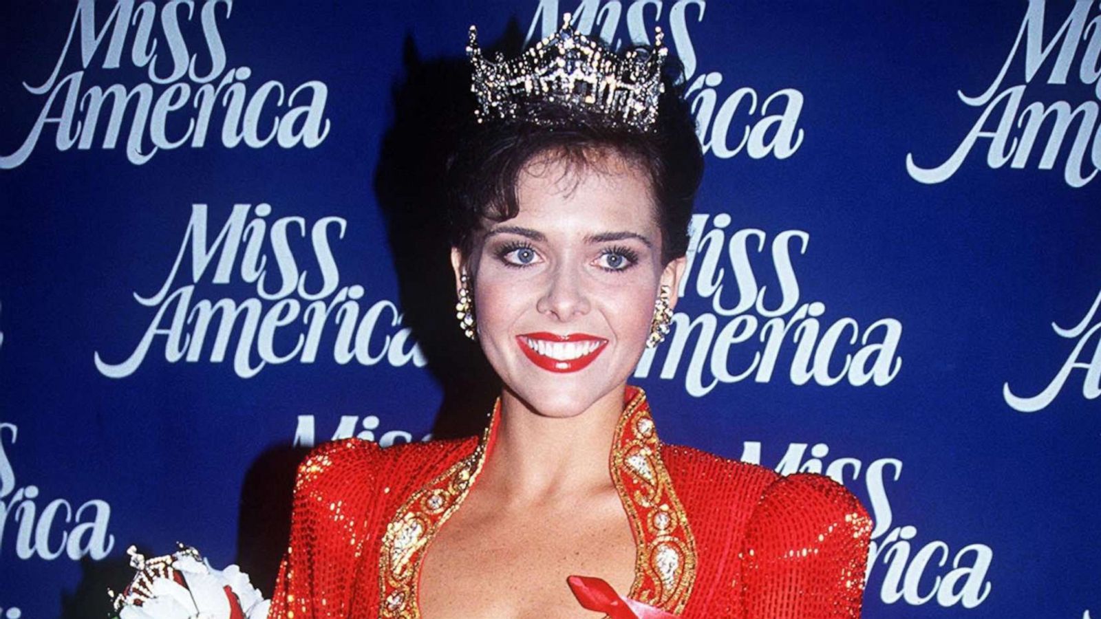 PHOTO: In this Dec. 1, 1992, file photo, Leanza Cornett is crowned Miss America 1993.