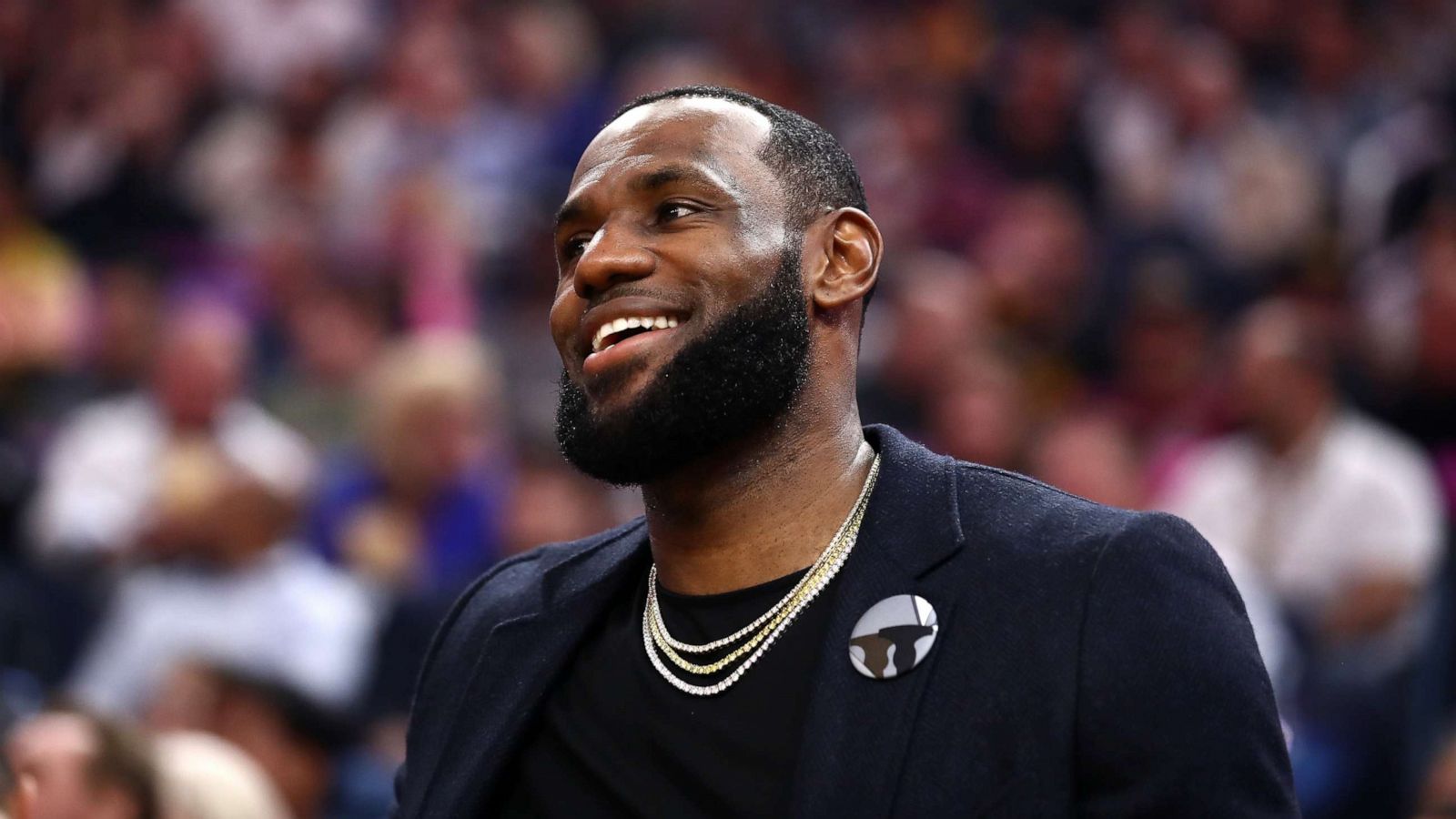 LeBron James reveals 'Space Jam 2' uniform