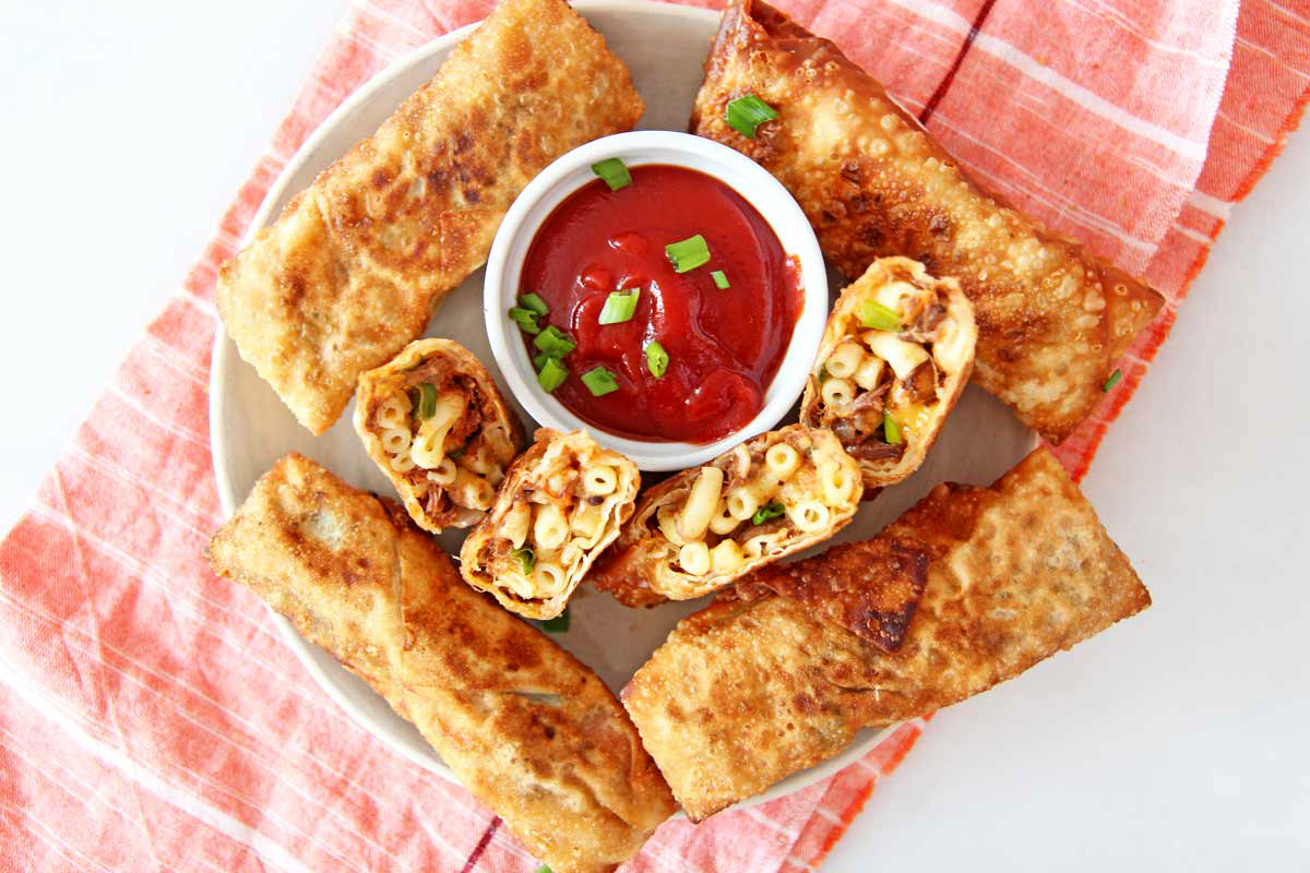 PHOTO: Chop Happy food blogger Jay Goldstein's Short Rib Mac and Cheese Egg Roll is seen here.
