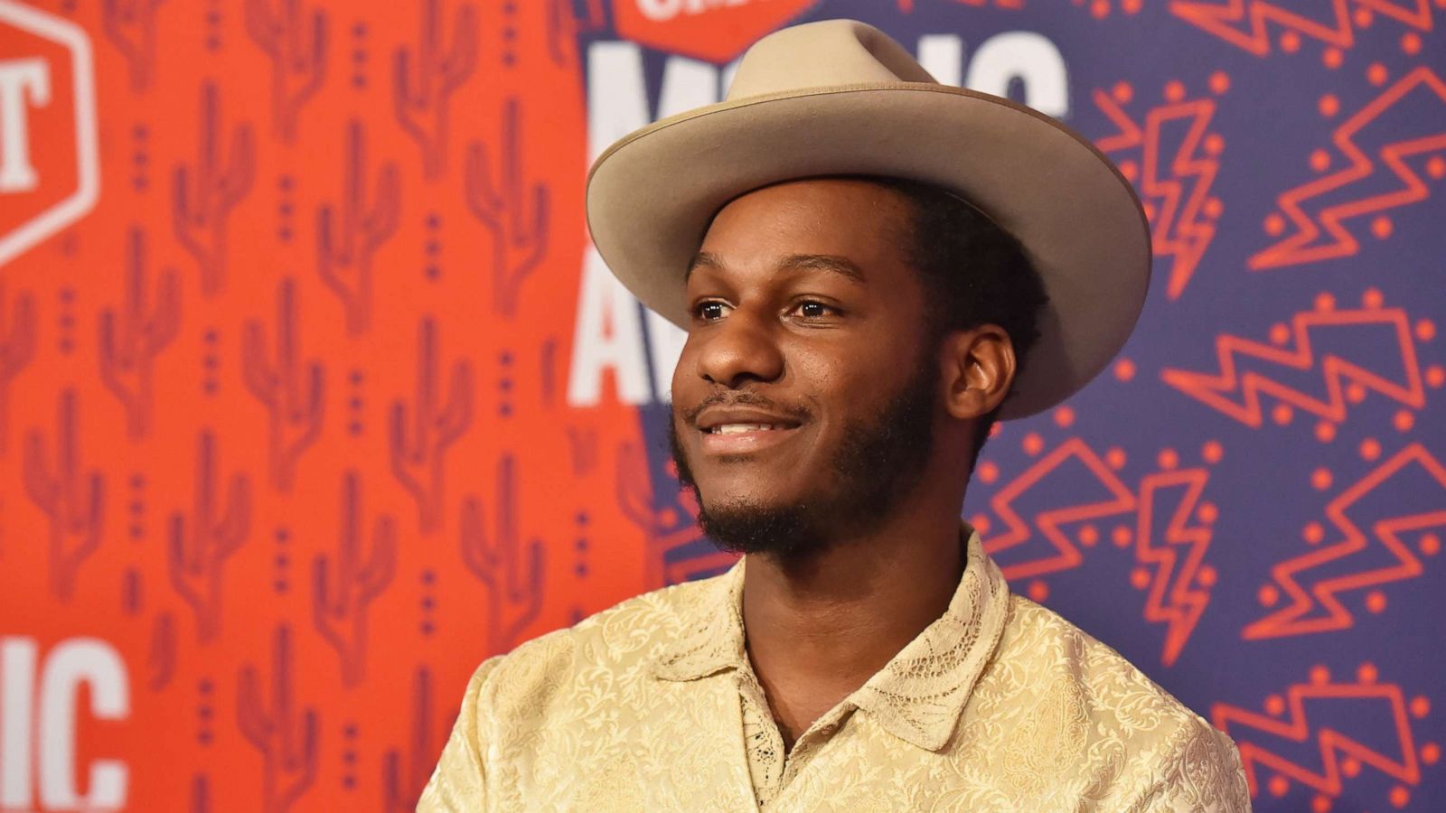 PHOTO: Leon Bridges attends the 2019 CMT Music Awards at Bridgestone Arena on June 05, 2019 in Nashville,Tenn