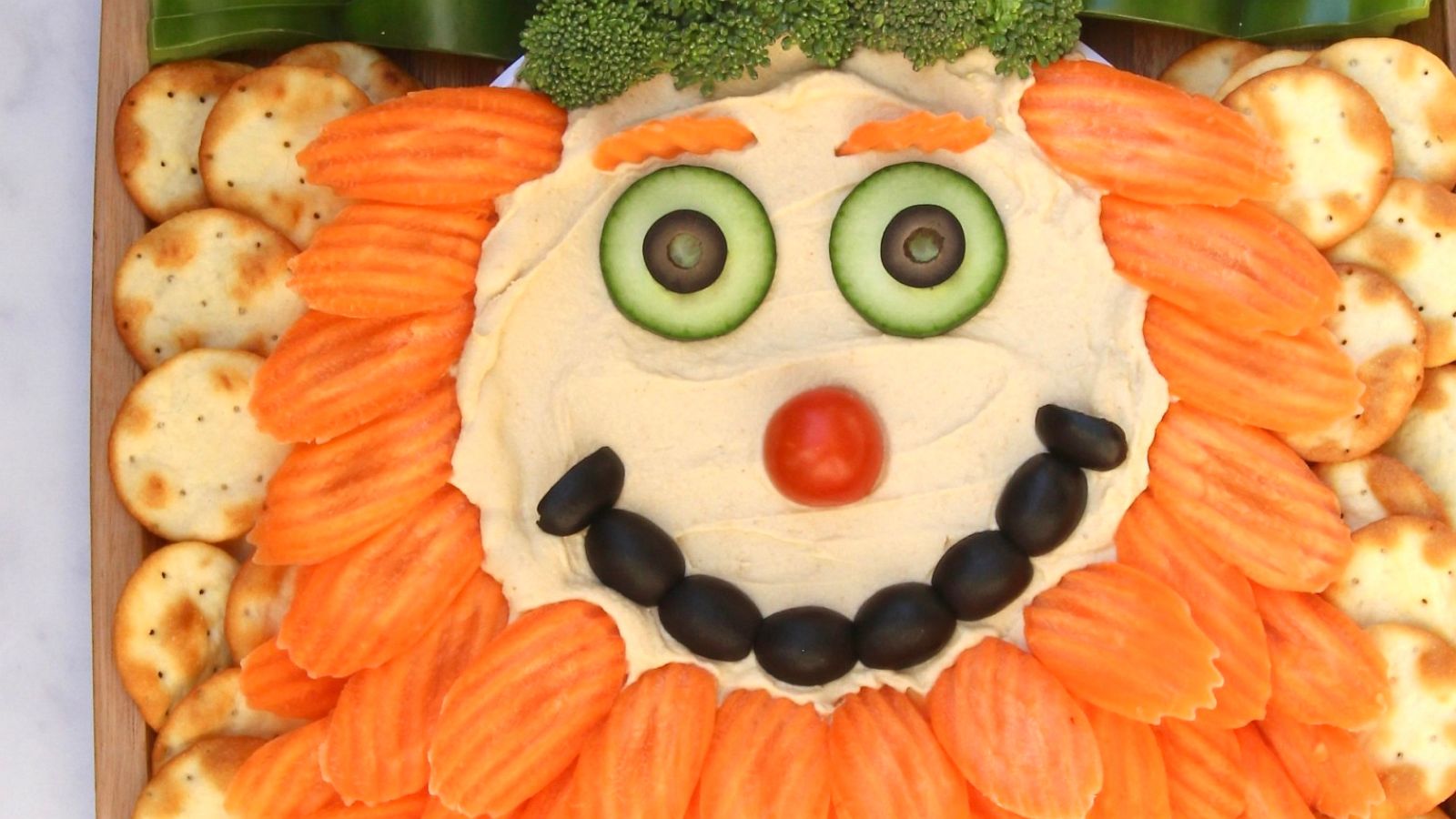 PHOTO: A leprechaun-inspired veggie snacking board for St. Patrick's Day.