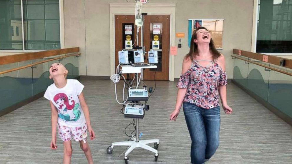 PHOTO: Abigail Lewis, 8, and her mom, Alyssa Lewis, performed Drake's "In My Feelings," at Arkansas Children's Hospital in the midst of Abigail's cancer treatments.