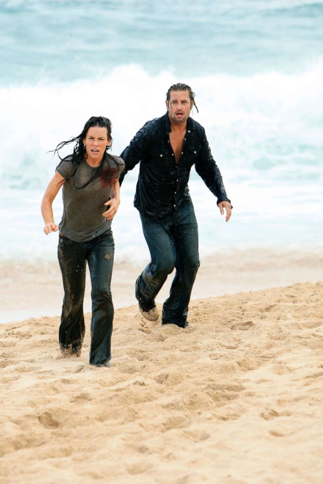 PHOTO: Evangeline Lilly and Josh Holloway in a scene from "Lost."