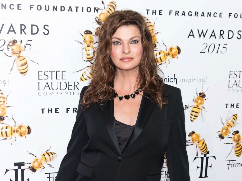 PHOTO: Model Linda Evangelista attends 2015 Fragrance Foundation Awards at Alice Tully Hall at Lincoln Center, June 17, 2015 in New York City.