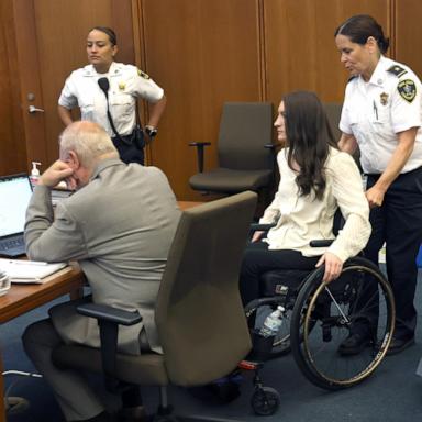 PHOTO: Lindsay Clancy enters the courtroom after a short break in her murder trial at Plymouth Superior Court in Plymouth, Mass., Aug. 5, 2026. 