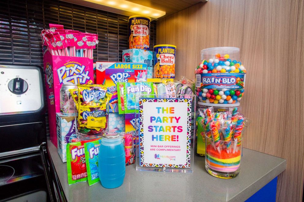 PHOTO: Guests can munch on classic '90s snacks, such as Pixy Stix and Cheez Balls.