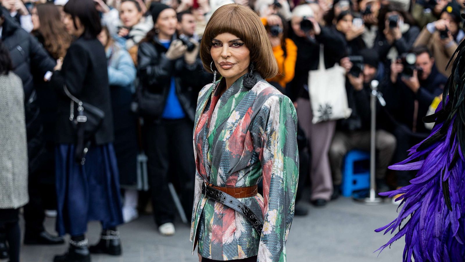 PHOTO: Lisa Rinna is seen outside Vivienne Westwood during the Paris Fashion Week - Womenswear Fall Winter 2023 2024 : Day Six, March 4, 2023, in Paris.