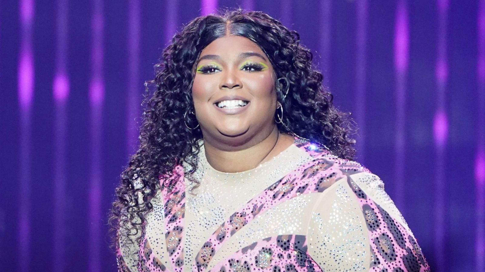 PHOTO: Lizzo sings on stage at Barclays Arena, Feb. 20, 2023, in New York City.