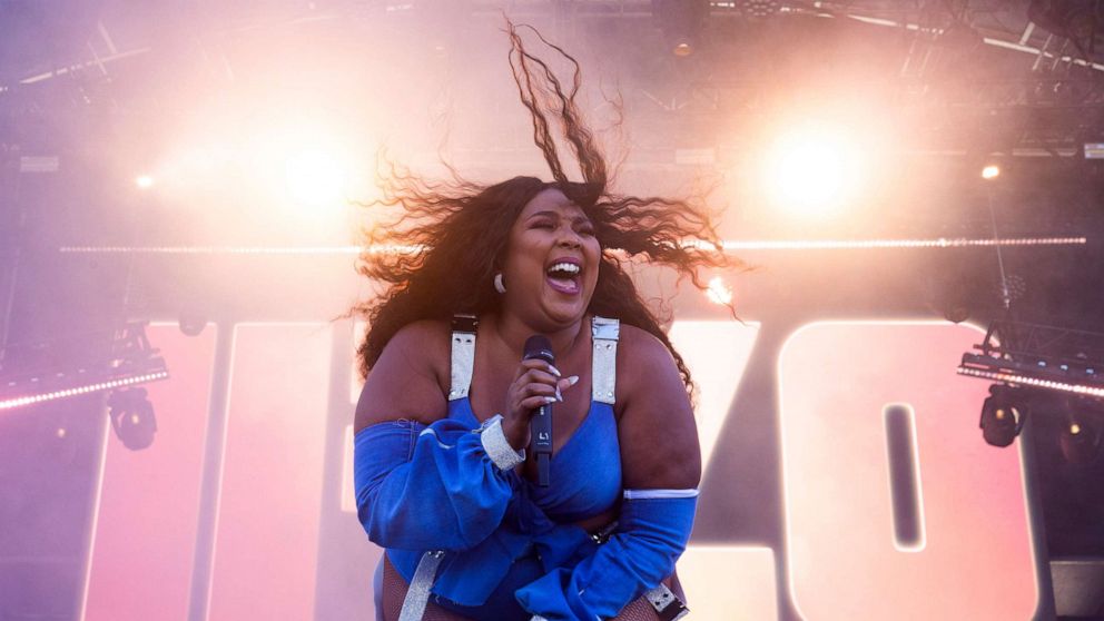 PHOTO: VIDEO: Lizzo surprises class that went viral performing her song