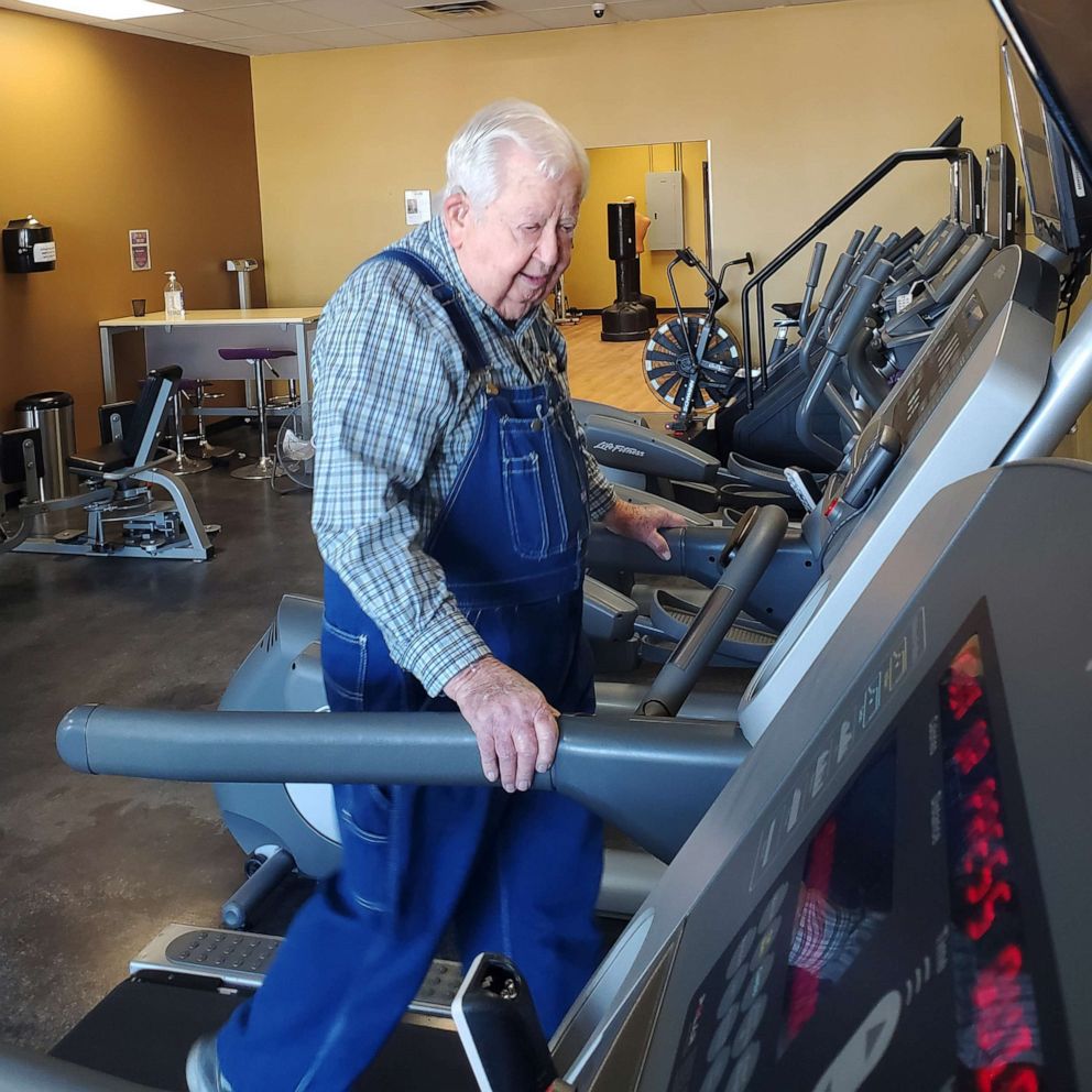 PHOTO: Lloyd Black walks on the treadmill as part of his fitness routine at Anytime Fitness, in Semmes, Ala.