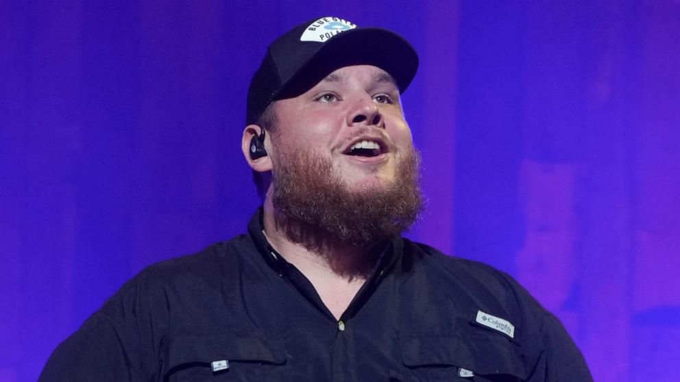 VIDEO: Luke Combs performs 'Fast Car' at CMA’s