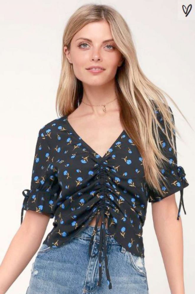 PHOTO: Carrizo black floral print ruched short sleeve top