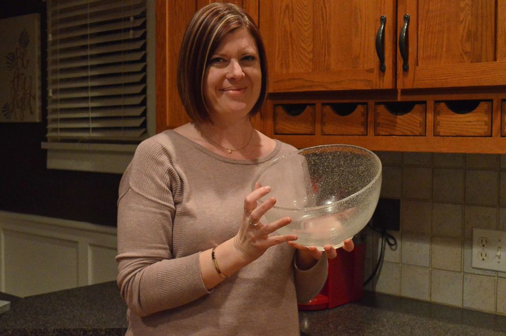 PHOTO: Lynne Hilton, of Nebraska, holds a bowl she plans to donate.