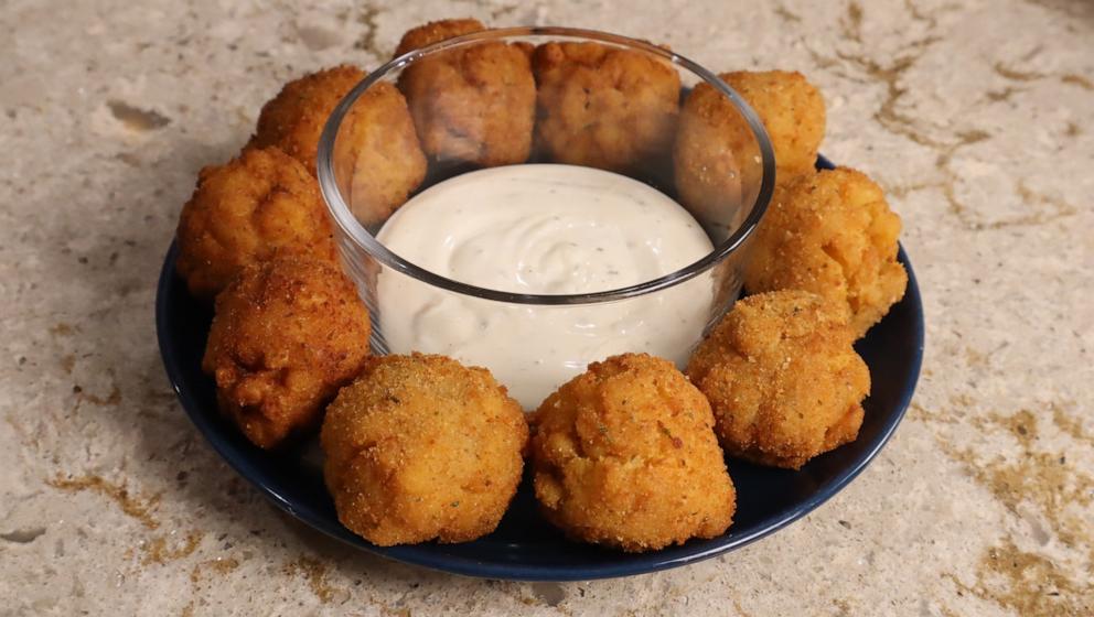 PHOTO: Crispy mac and cheese bites for an affordable Thanksgiving appetizer.