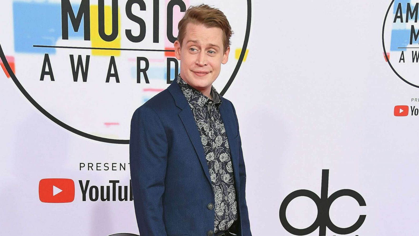 PHOTO: Macaulay Culkin arrives at the 2018 American Music Awards at Microsoft Theater on Oct. 9, 2018 in Los Angeles.