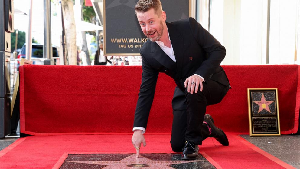 'Home Alone' star Macaulay Culkin honored during Walk of Fame ceremony